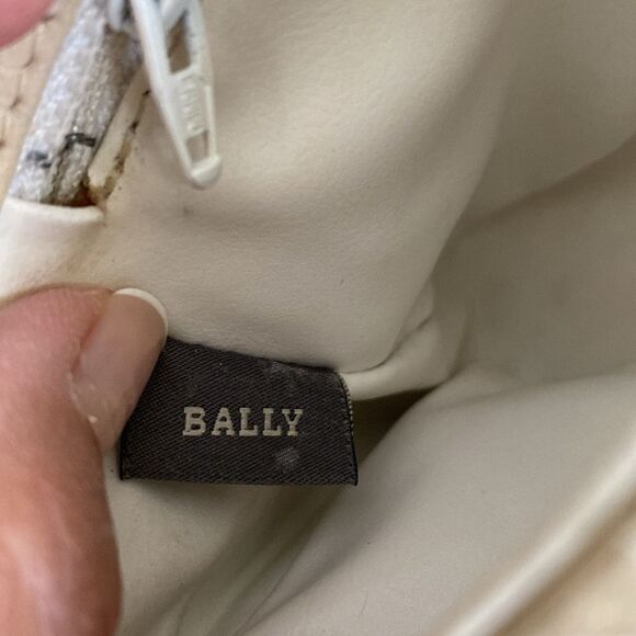 Bally Quilted Ivory Leather Woven Chain Strap Shoulder Bag Vintage - Picture 13 of 15